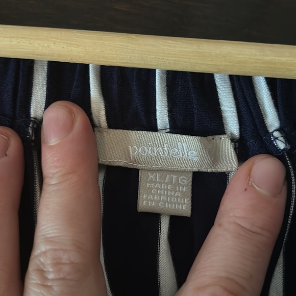 Dark black and white stripe blouse off the shoulders - Picture 3 of 5